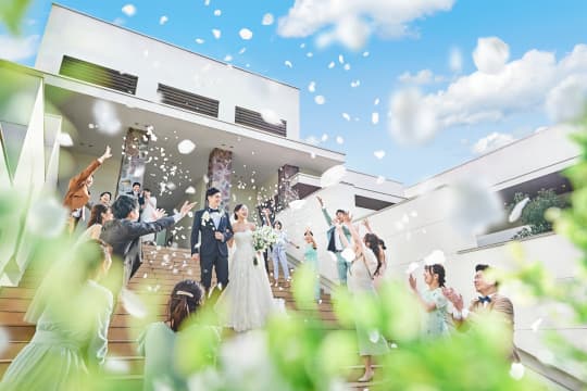 THE MEETS MARINA TERRACE 大階段 フラワーシャワー 画像