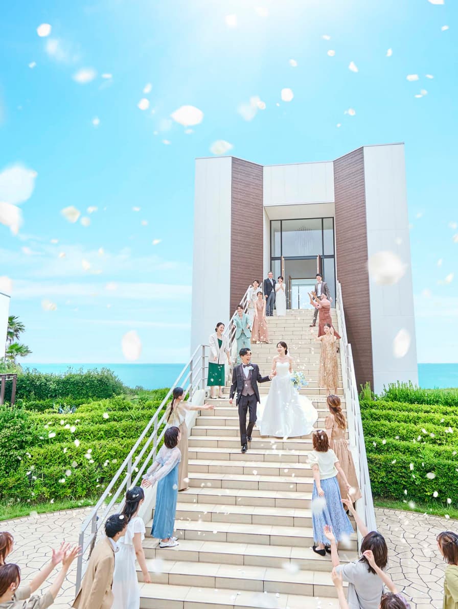 THE SURF OCEAN TERRACE 大階段 フラワーシャワー 画像